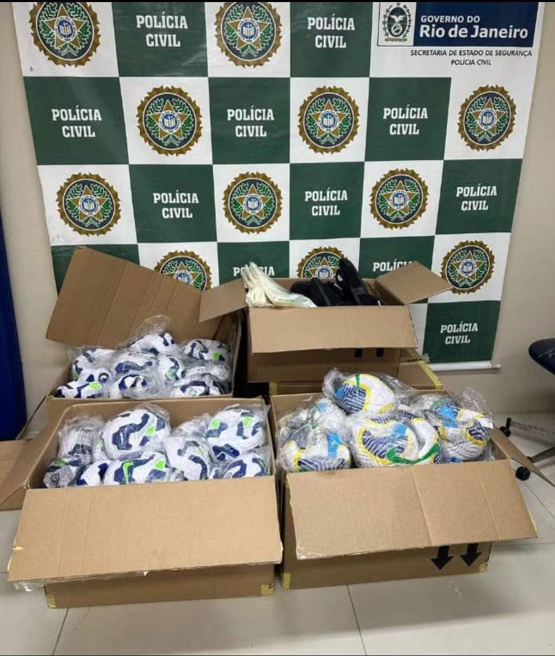 Policiais Civis da 110ª DP (Teresópolis) Prendem Trio por Desvio de Materiais da CBF
