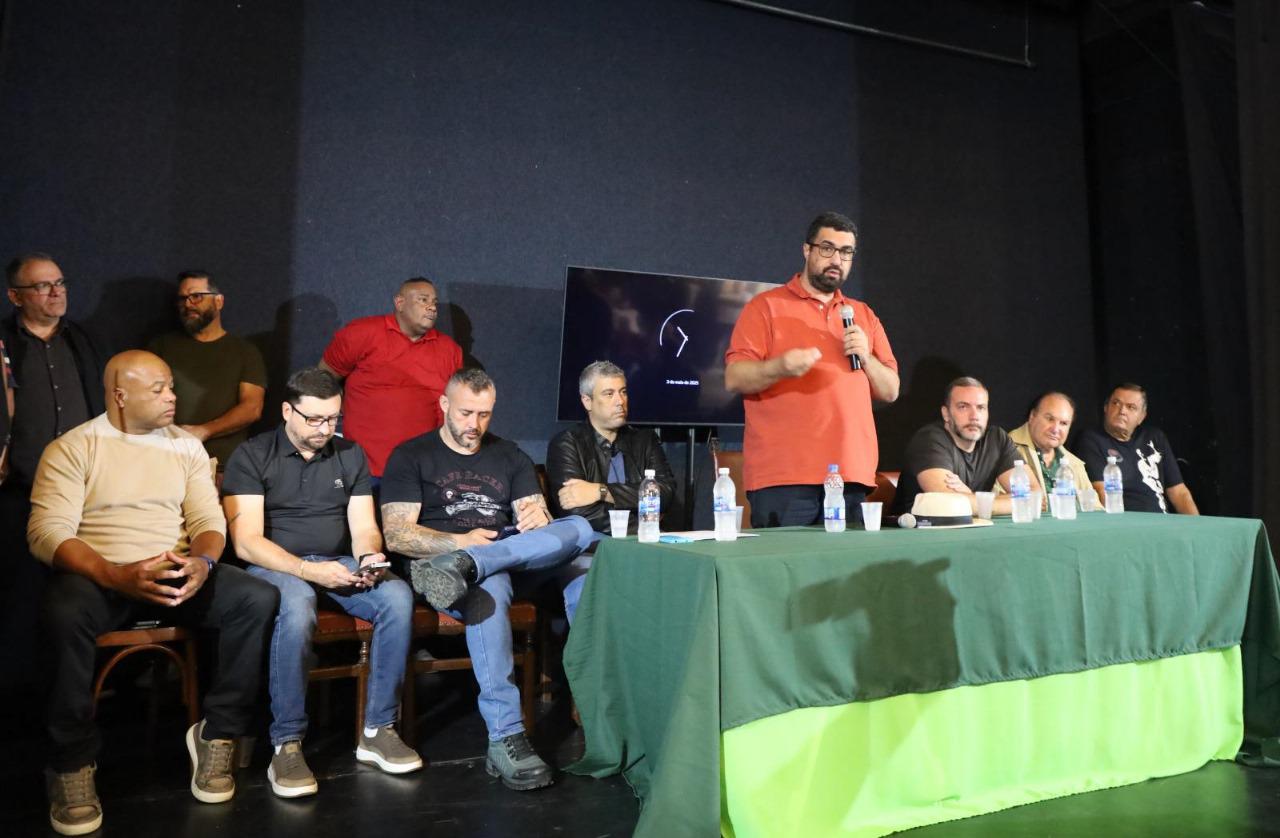 Prefeito Leonardo Vasconcellos se reúne com integrantes da Comissão da Comunidade Esportiva de Teresópolis