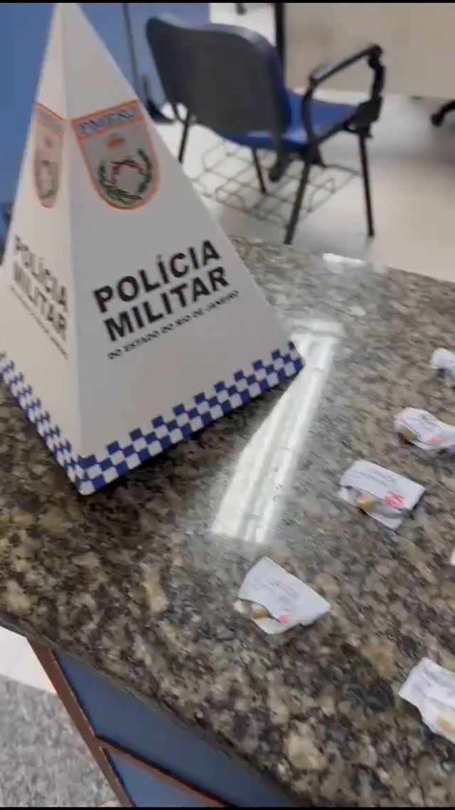 Polícia Militar apreende drogas em área de mata no bairro Perpétuo