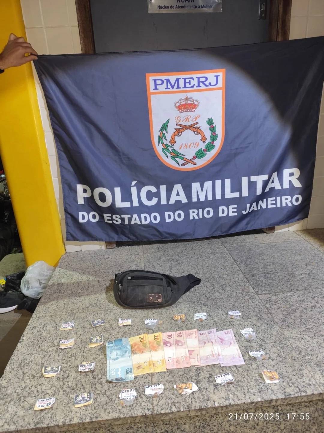 Menor foi flagrado com entorpecentes e dinheiro em espécie no bairro São Pedro