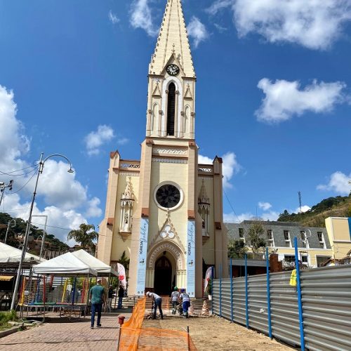 Revitalização da Praça da Matriz de Santa Teresa valoriza patrimônio histórico de Teresópolis