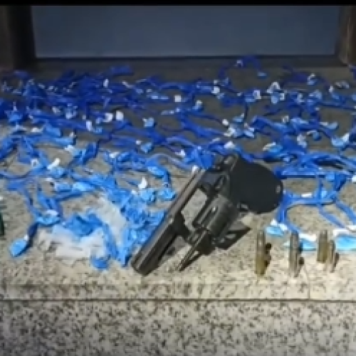 Polícia apreende drogas e arma durante abordagem em Teresópolis