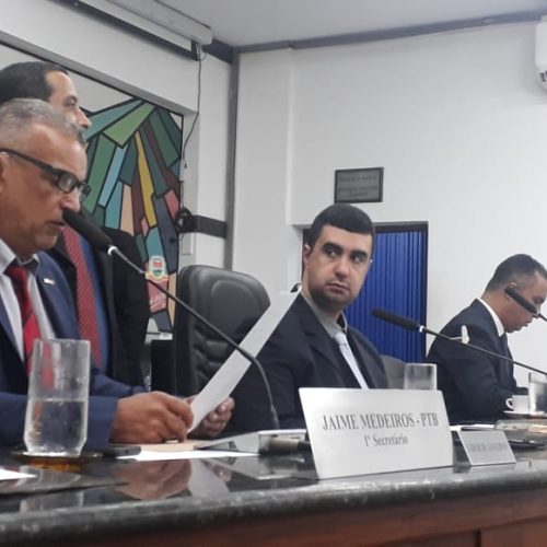 Vereadores garantem vagas em creches para filhos de mulheres vítimas de violência