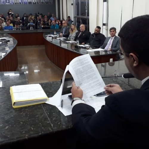 Vereadores não aceitam denúncia contra o prefeito Vinícius Claussen