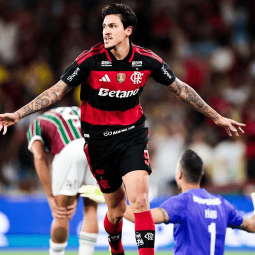 Flamengo vence o Fluminense no Maracanã com dois gols de Pedro pelo Brasileirão