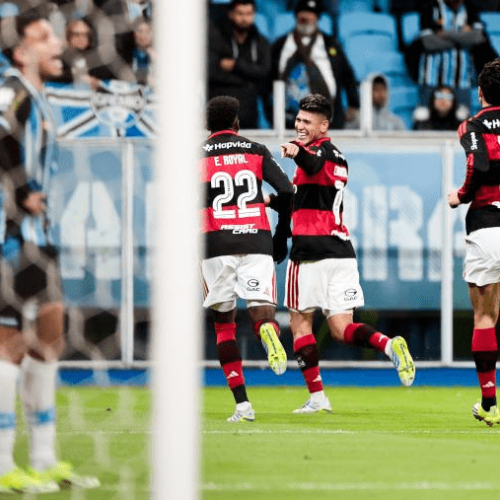 Carrascal decide, Flamengo domina o Grêmio e vence em Porto Alegre pelo Brasileirão