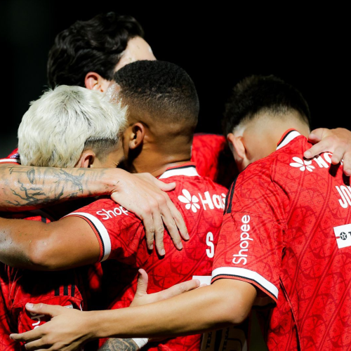 Flamengo atropela o Mirassol, vence por 5 a 1 e cola na liderança do Brasileirão